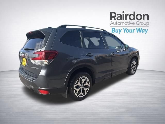 Used 2020 Magnetite Gray Metallic Subaru Premium image 7