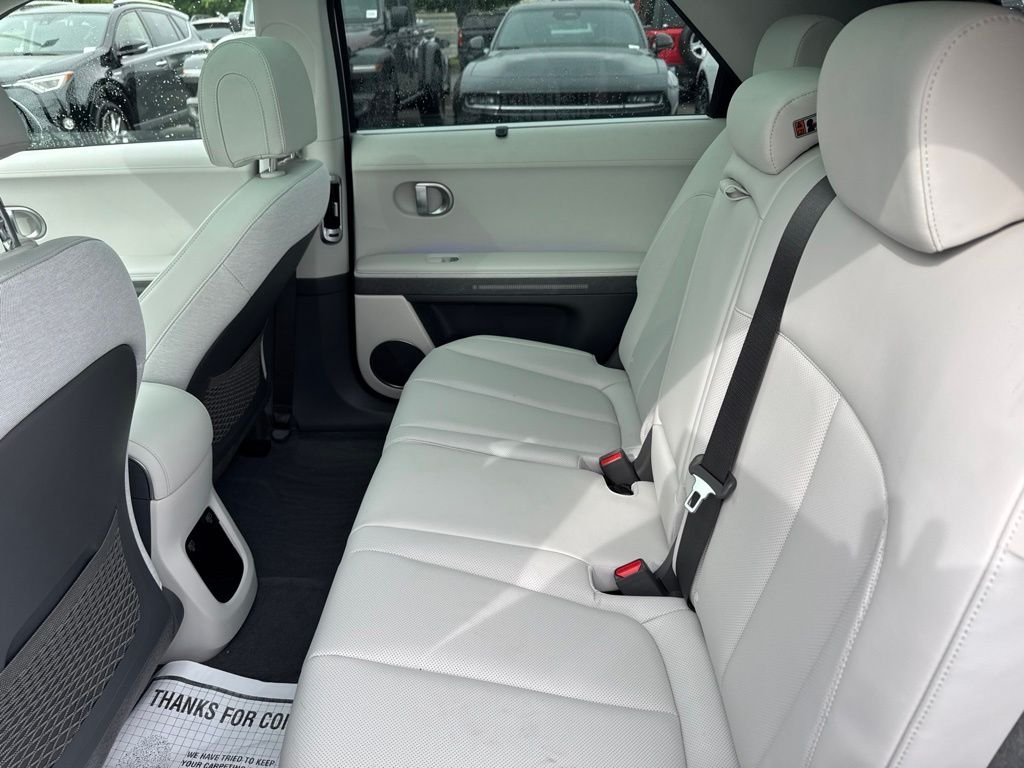 Used 2024 Atlas White Hyundai Limited image 5