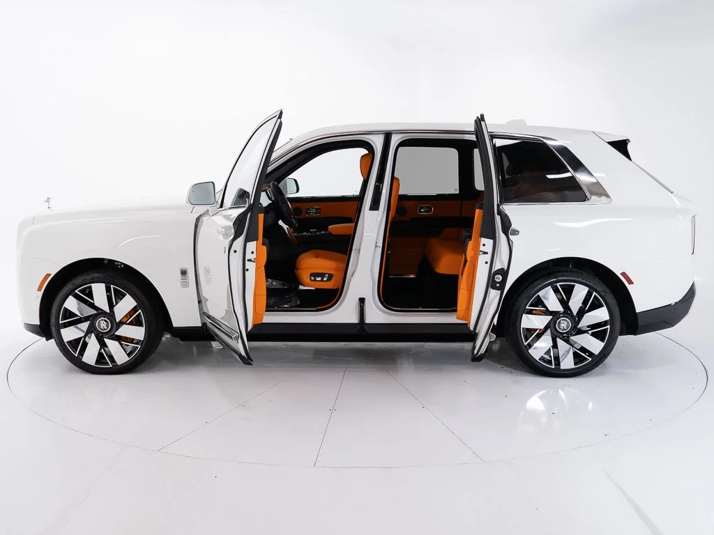 New 2026 English White Rolls-Royce  image 9