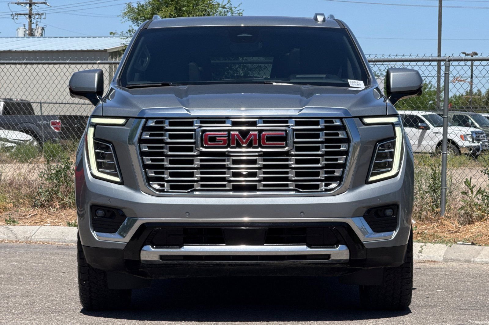 Used 2025  GMC Denali image 9
