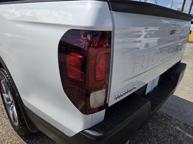 Used 2026 Platinum White Pearl Honda RTL image 27