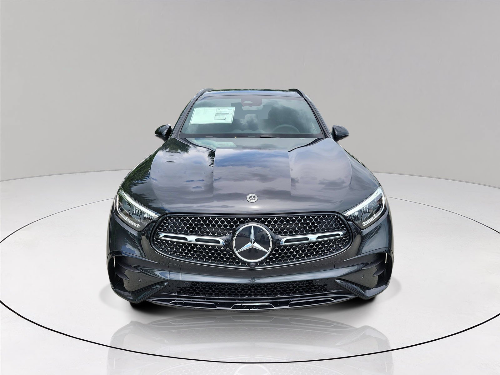 New 2027 Graphite Grey Metallic Mercedes-Benz GLC 300 image 2
