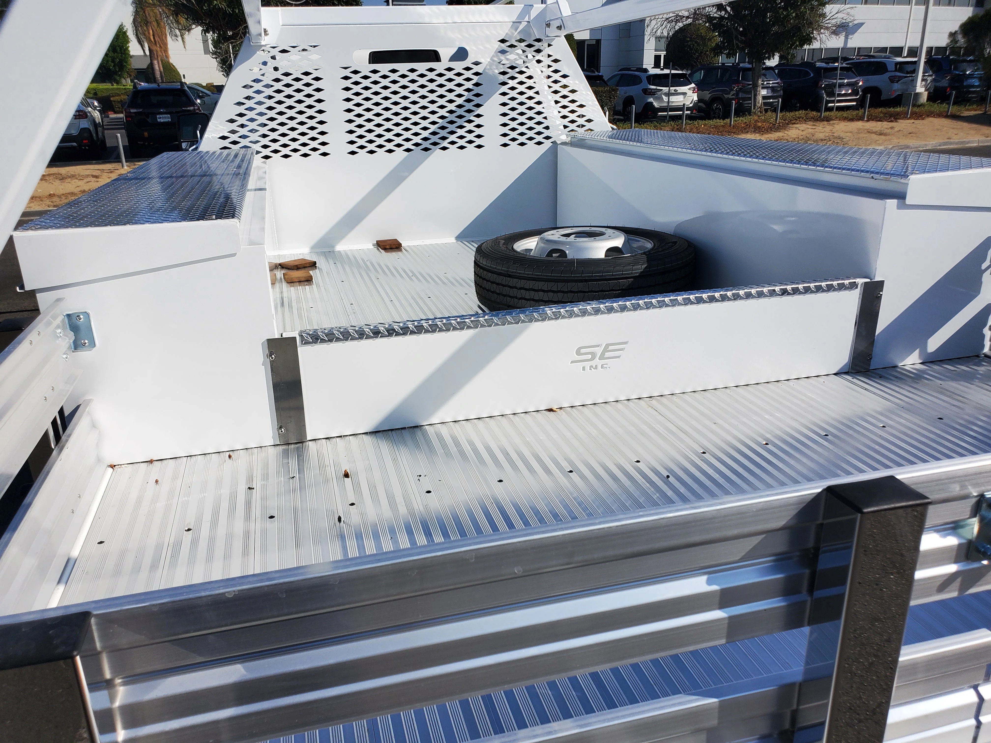 New 2026 Bright White Clearcoat RAM Tradesman image 29