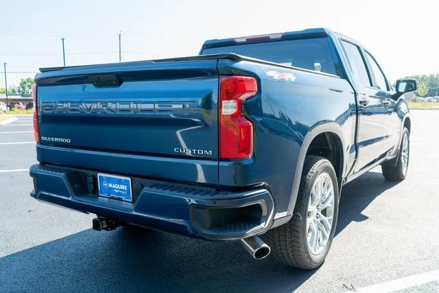 Used 2019 Blue Chevrolet Custom image 6