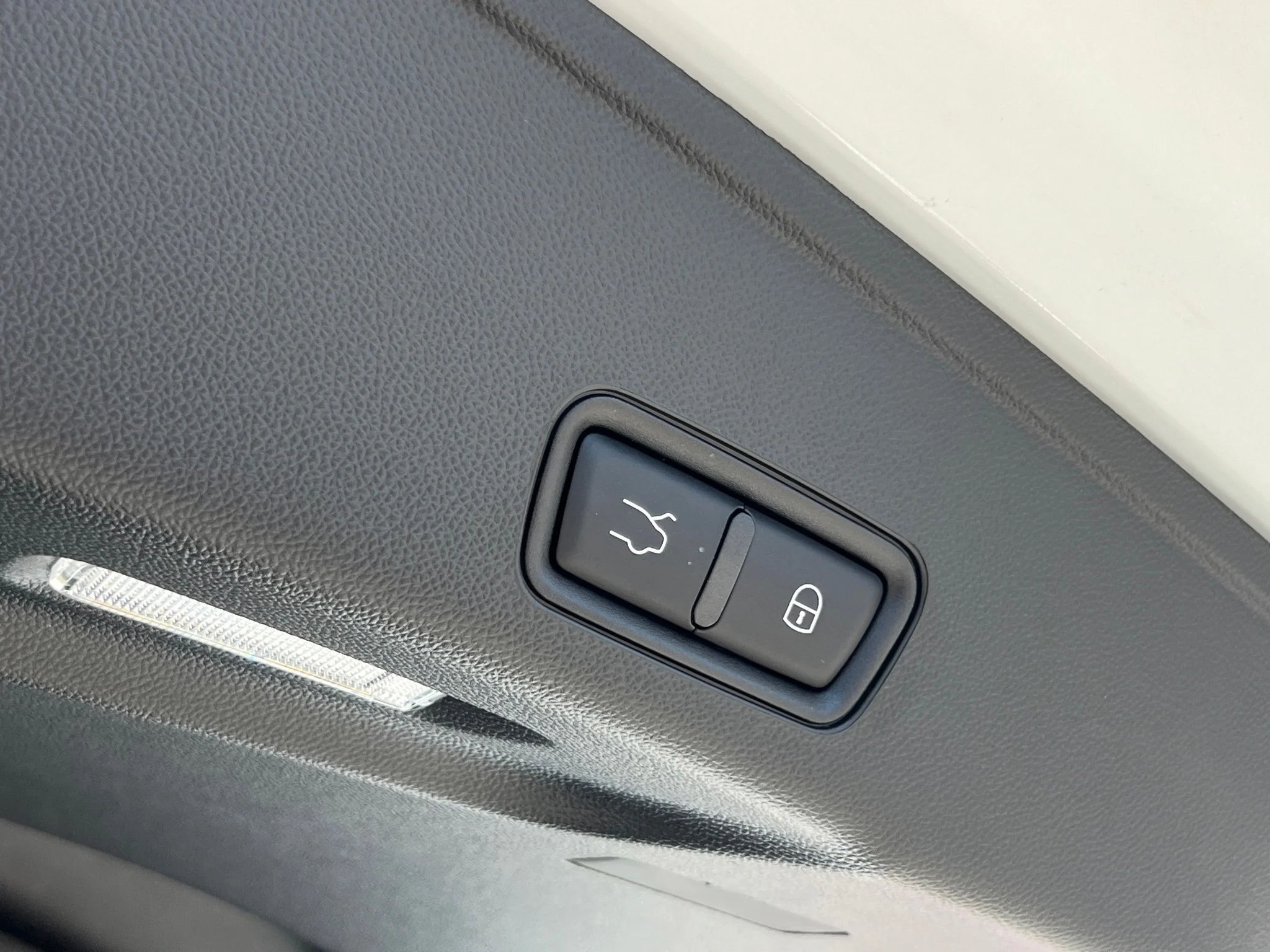 Used 2025 Black Maserati Folgore image 43