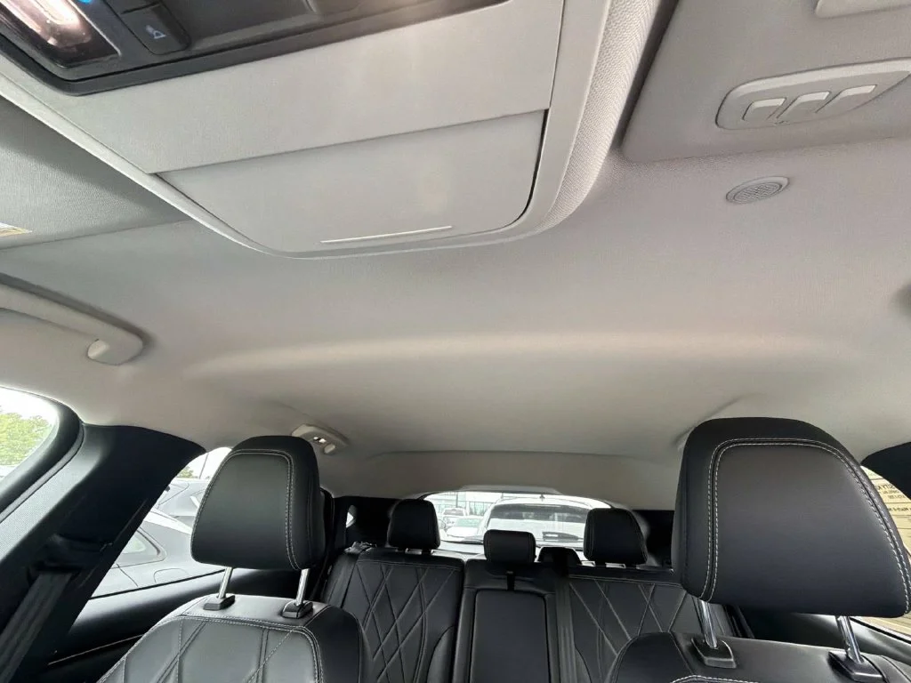 Used 2022 Orange Ford Select image 13