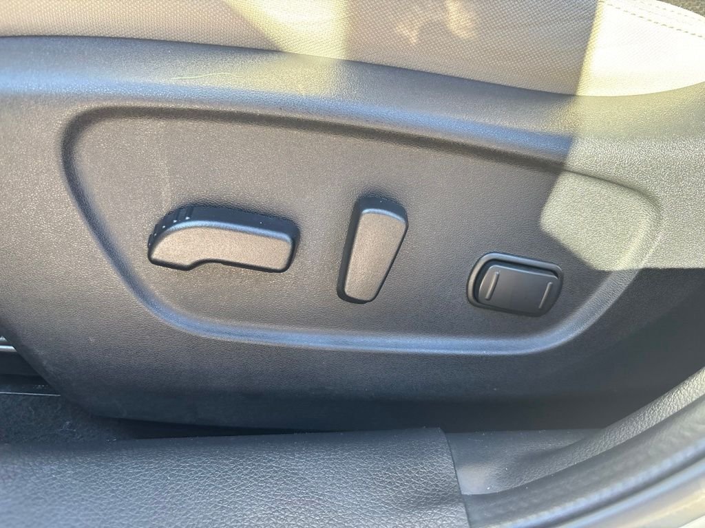 Used 2019 White Nissan SV image 18