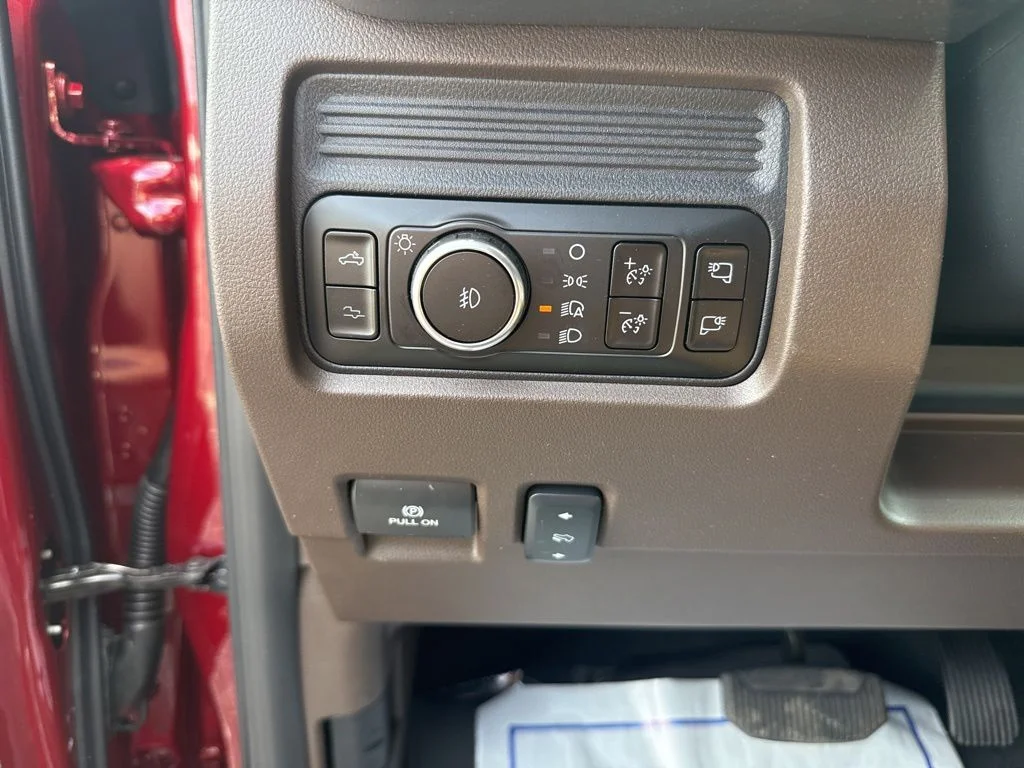 New 2026 Ruby Red Metallic Tinted Clearcoat Ford F-250® King Ranch® image 36
