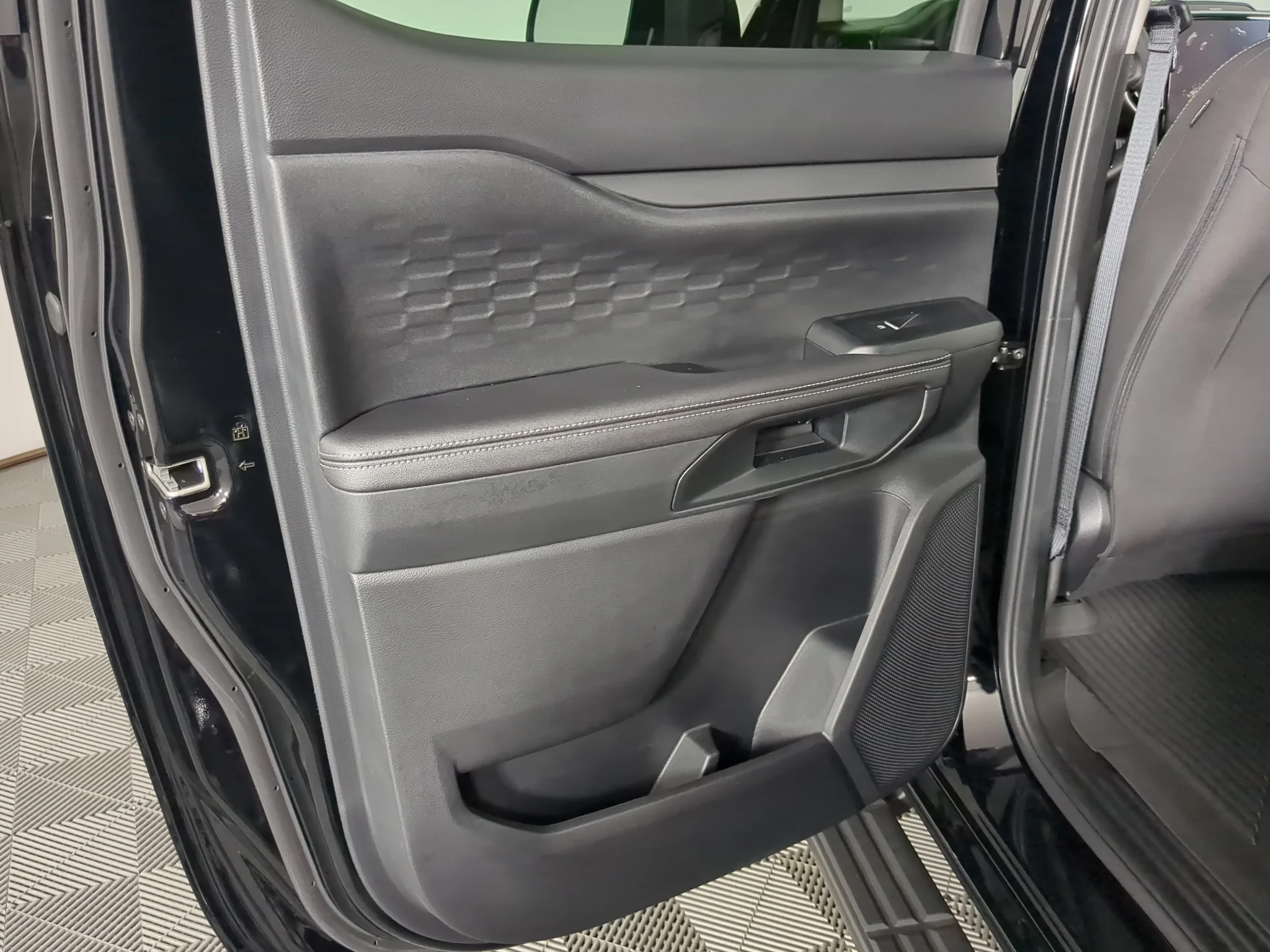 New 2026 Shadow Black Ford XLT image 15