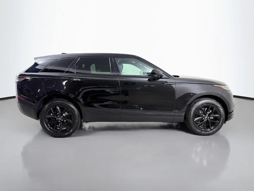 New 2026 Santorini Black Land Rover S image 4