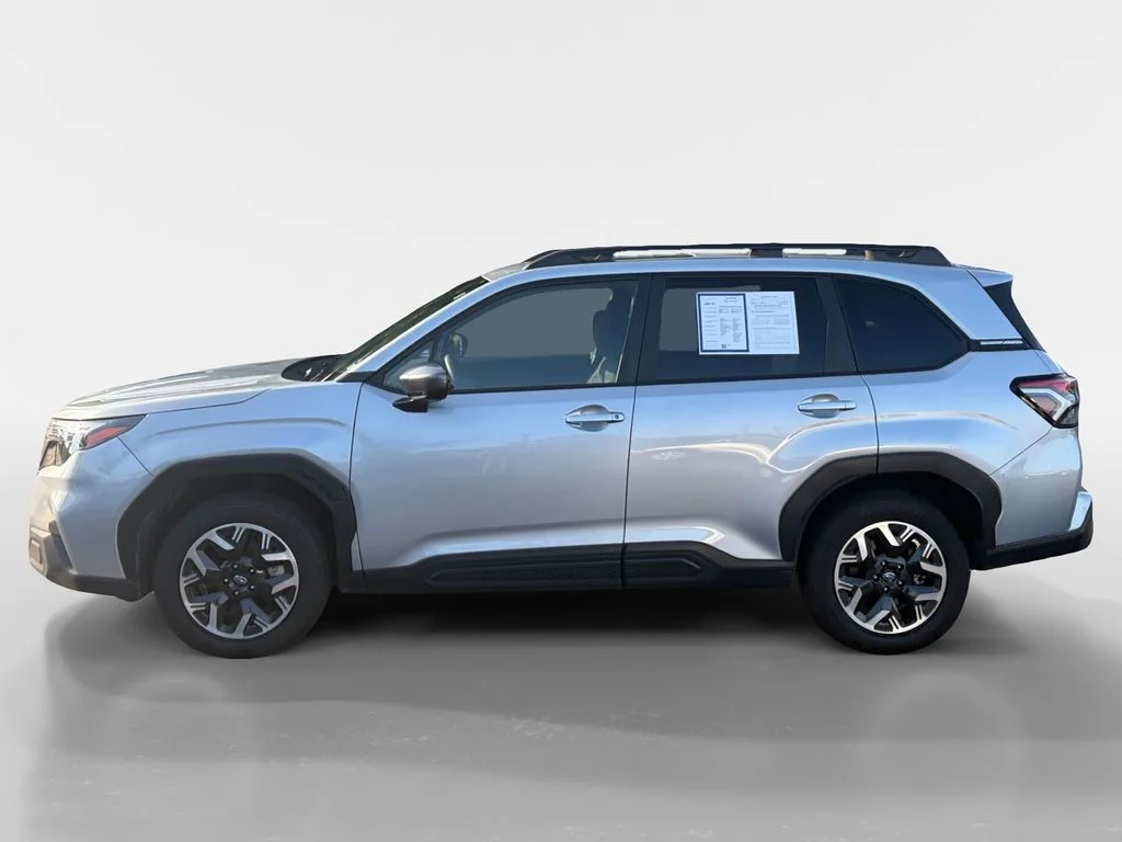 Used 2025 Ice Silver Metallic Subaru Premium image 7