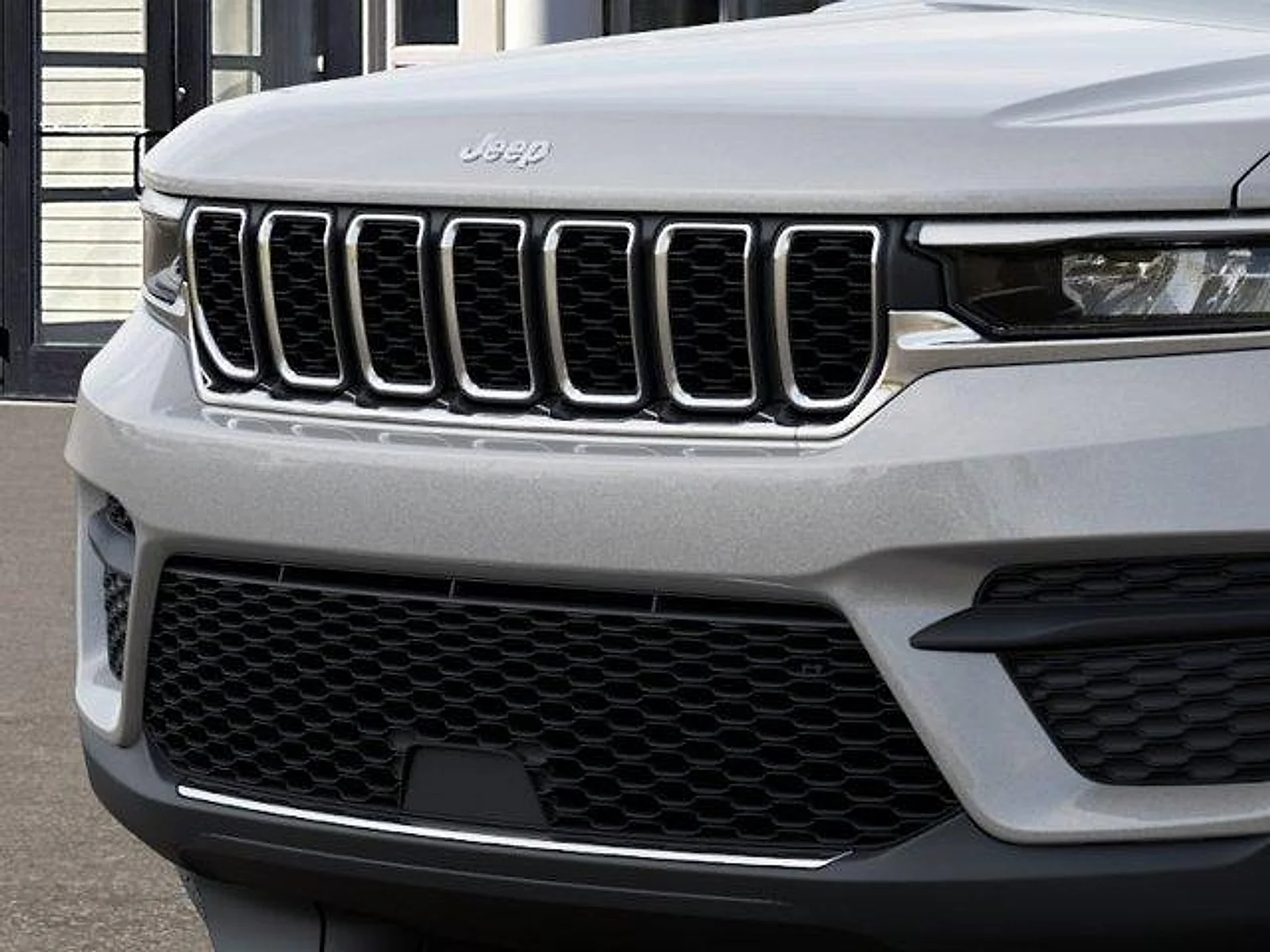 New 2026 Silver Zynith Exterior Paint Jeep Altitude 4x4 image 11