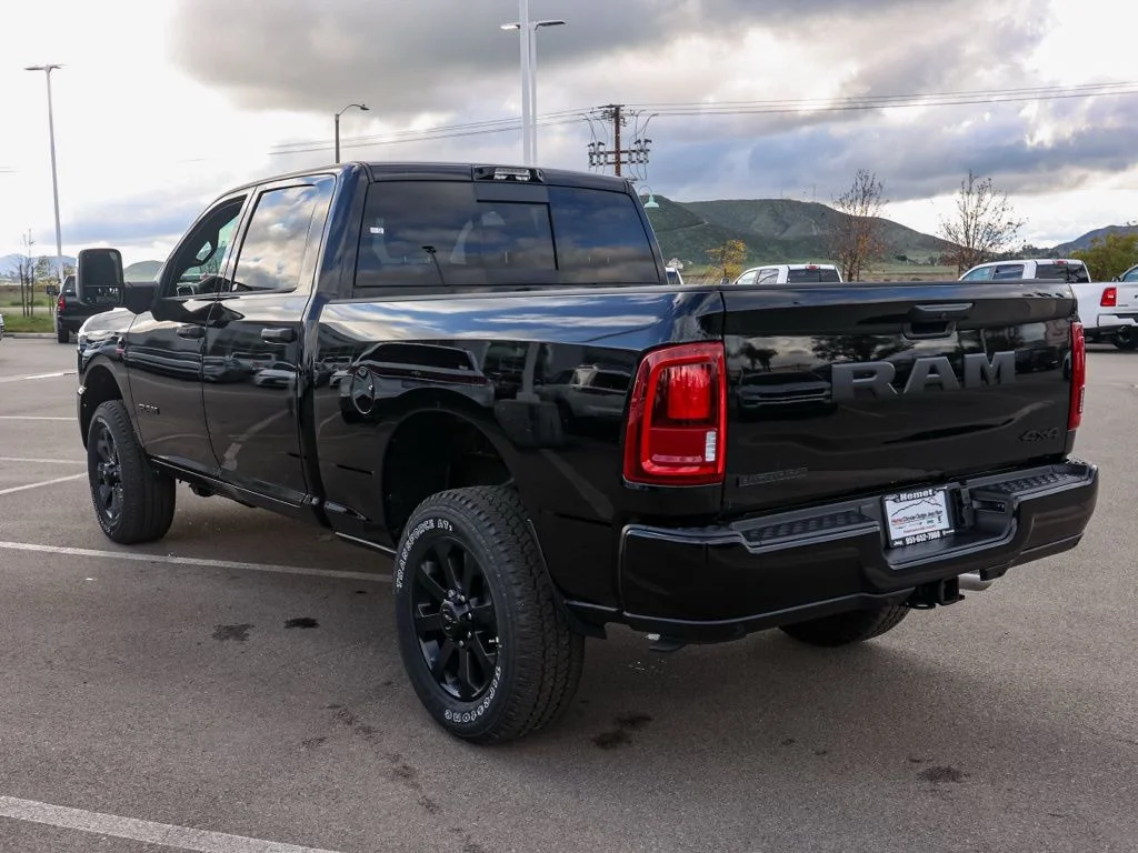 New 2026 Diamond Black Crystal Pearl-Coat Exterior Paint RAM Big Horn Night Edition image 6
