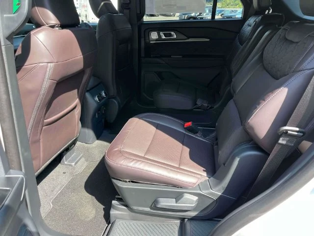 New 2027 White Ford Platinum image 16