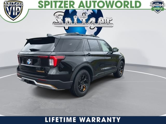 New 2026 Agate Black Metallic Ford Tremor® image 9