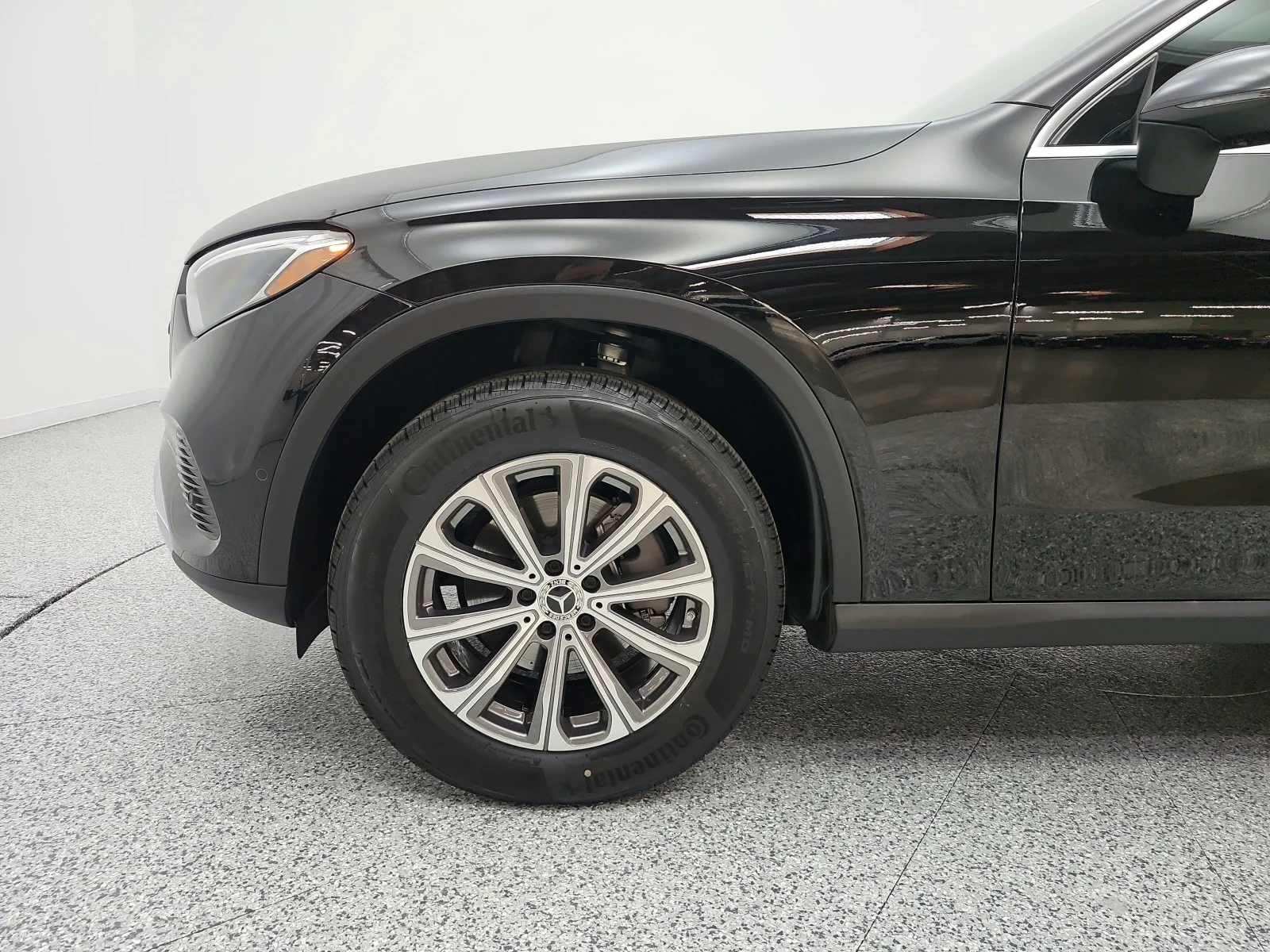 Used 2023 Black Mercedes-Benz GLC 300 SUV image 22