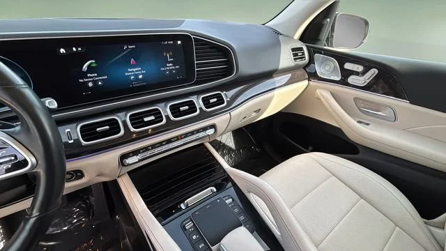 Used 2022 Gray Mercedes-Benz 4MATIC® image 25