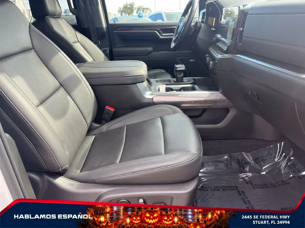 Used 2025 Summit White Chevrolet LTZ image 19
