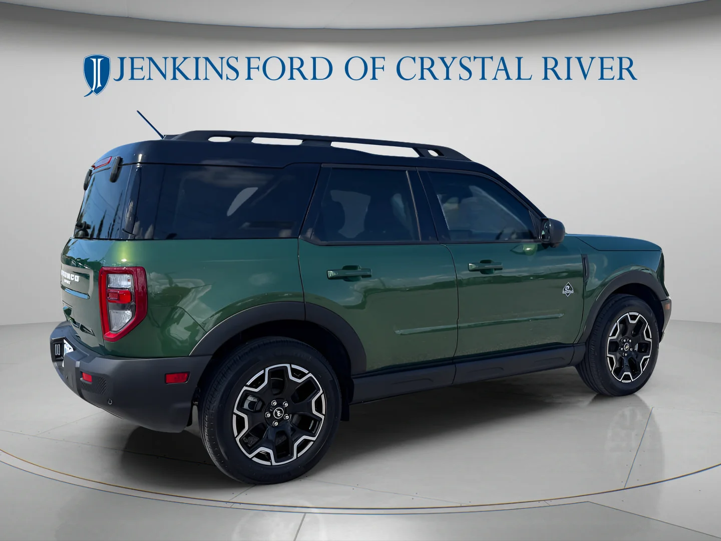 Used 2025 Eruption Green Metallic Ford Outer Banks image 3