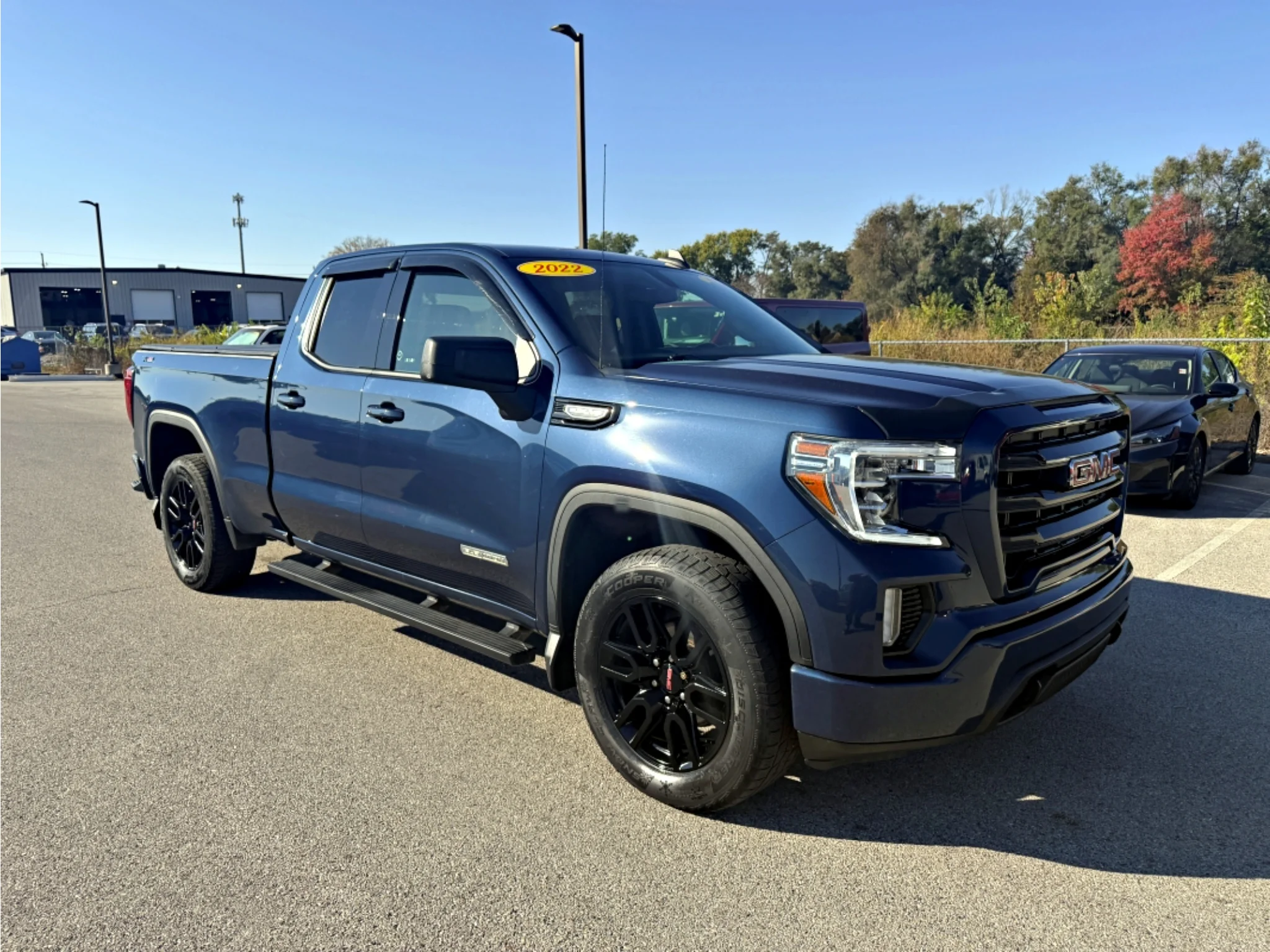 Used 2022 Pacific Blue Metallic GMC Elevation image 26