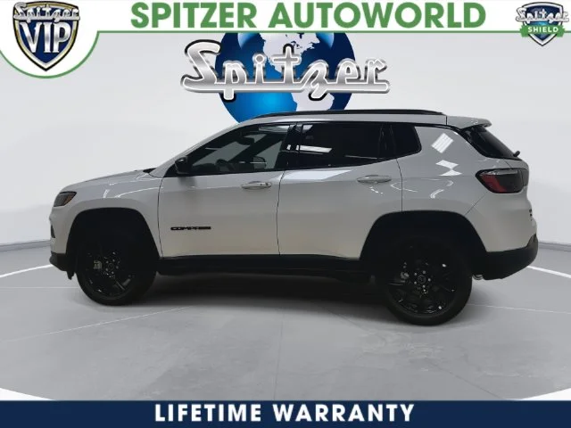 New 2026 Bright White Clear-Coat Exterior Paint Jeep Altitude image 10