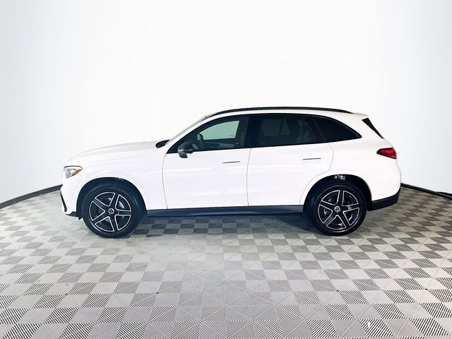 New 2026 Polar White Mercedes-Benz GLC 300 image 4