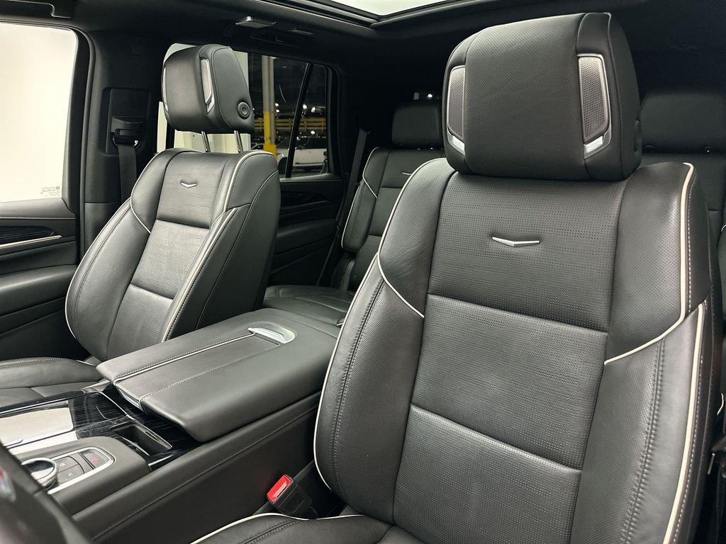 Used 2022 Black Raven Cadillac Sport image 23