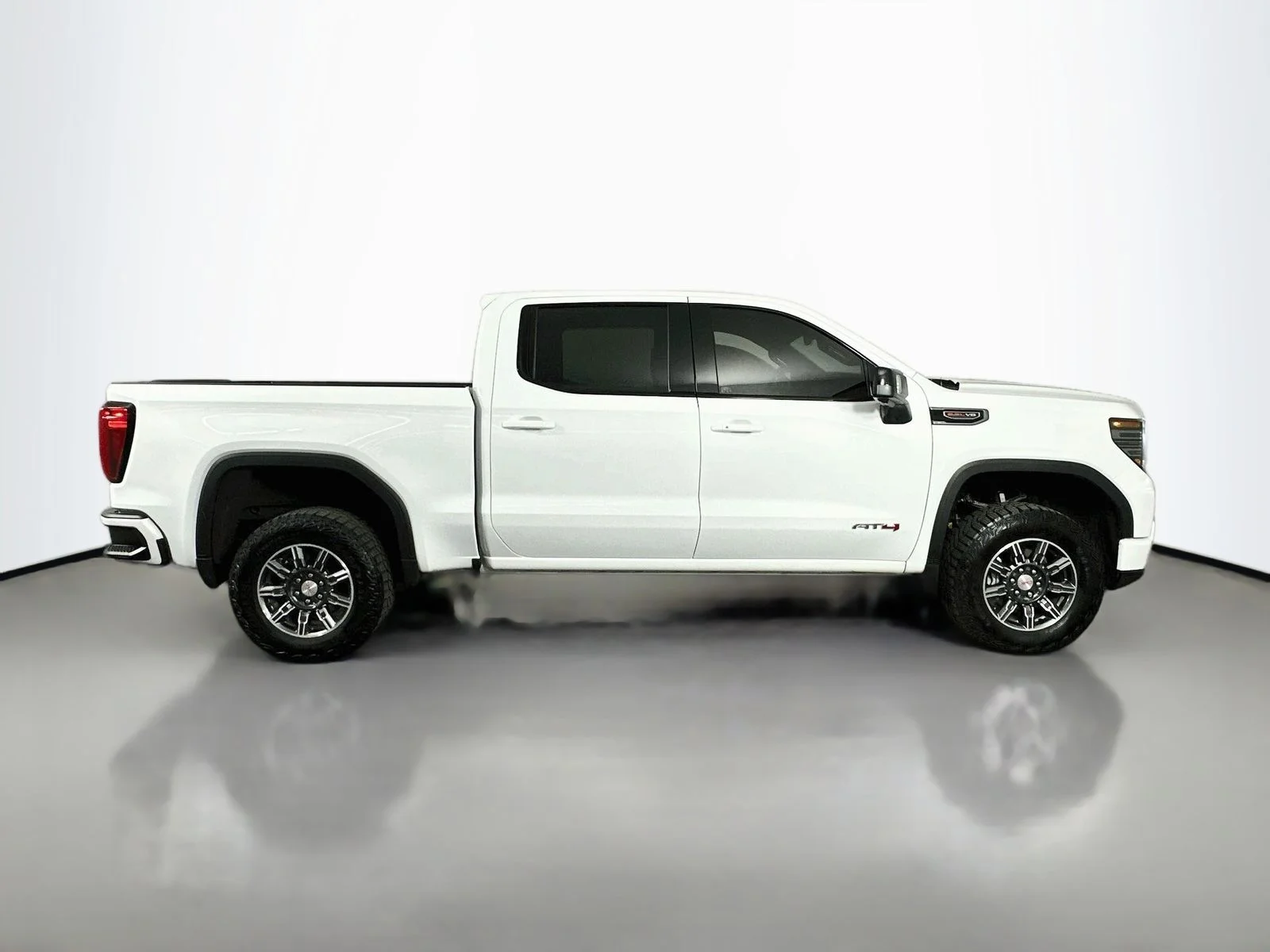 Used 2025 Summit White GMC AT4 image 9