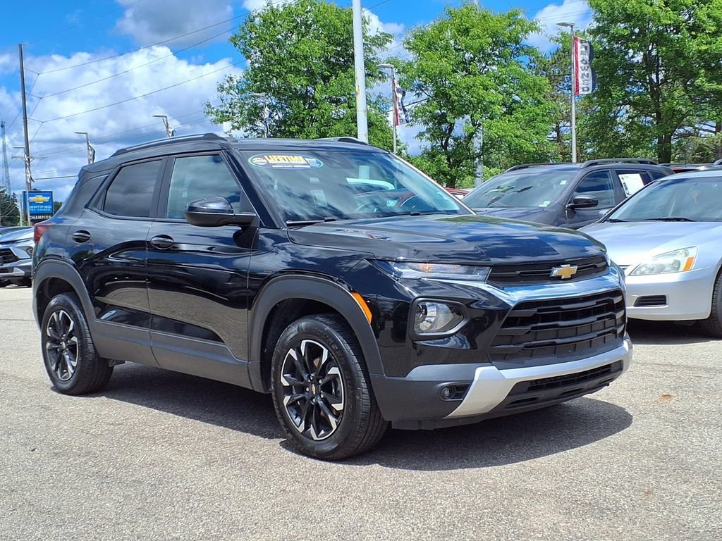 Used 2021 MOSAIC BLACK METALLIC Chevrolet LT image 3