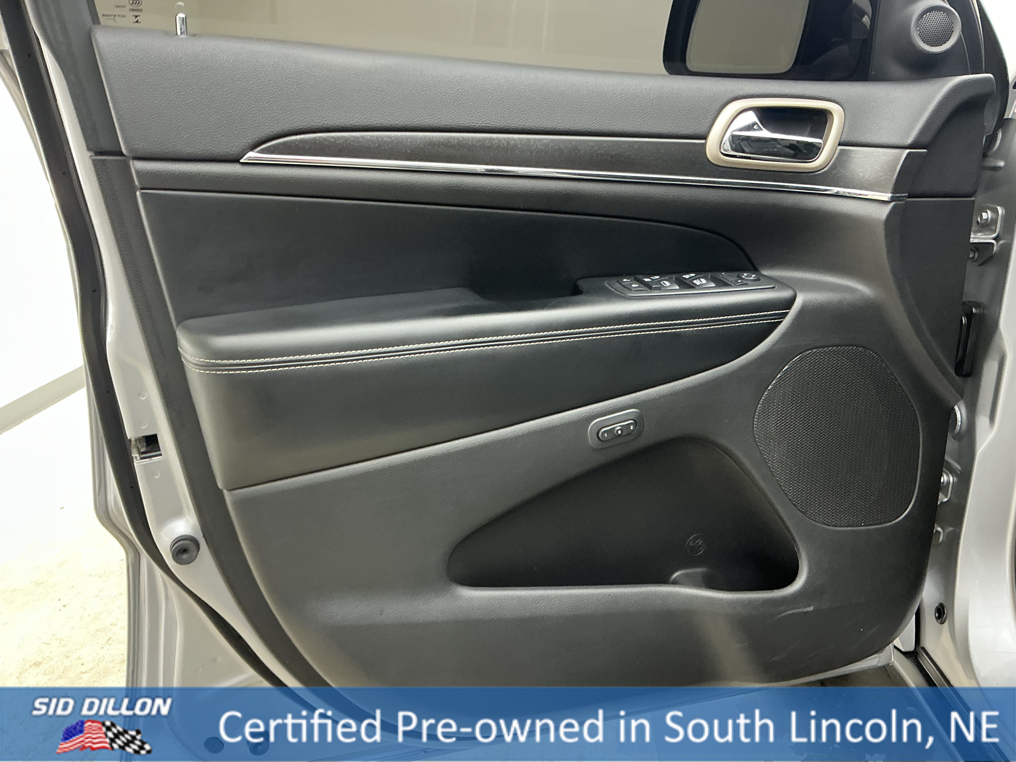 Certified Used 2017 Billet Silver Metallic Clearcoat Jeep Limited image 15