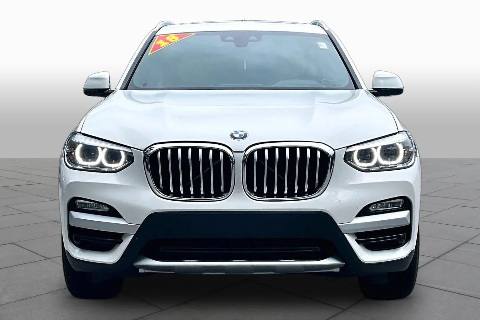 Used 2018 WHITE BMW xDrive30i image 4