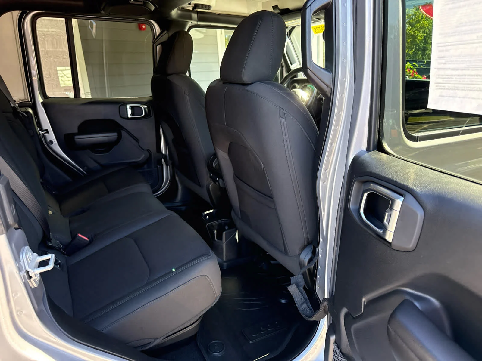 Used 2020 Billet Silver Metallic Clearcoat Jeep Sport S image 17