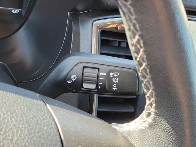 Certified Used 2022 Blue Metallic Ford Lariat image 18