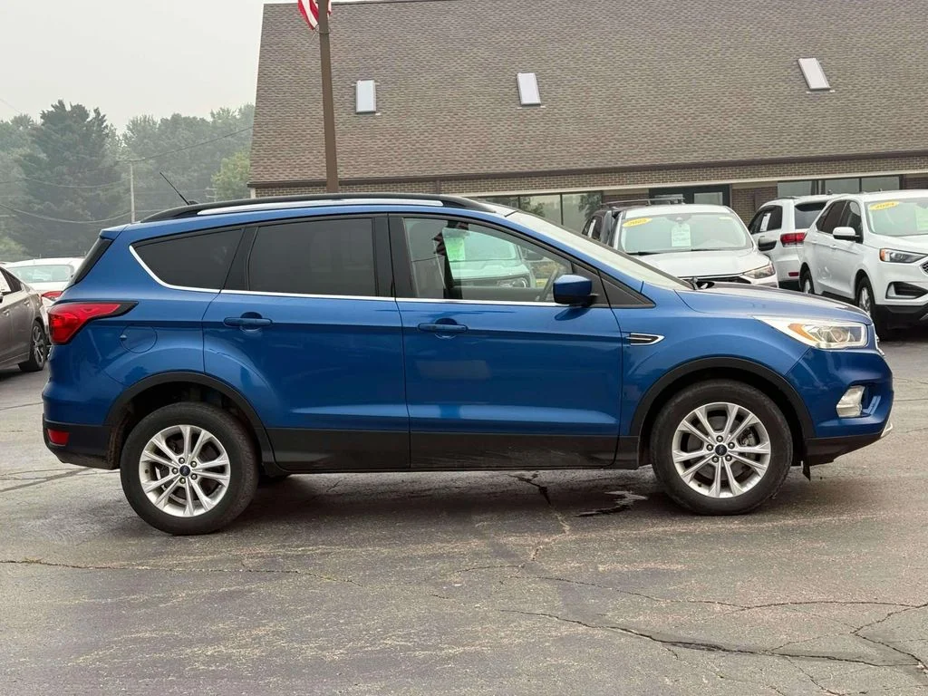 Used 2019 Blue Ford SEL image 5
