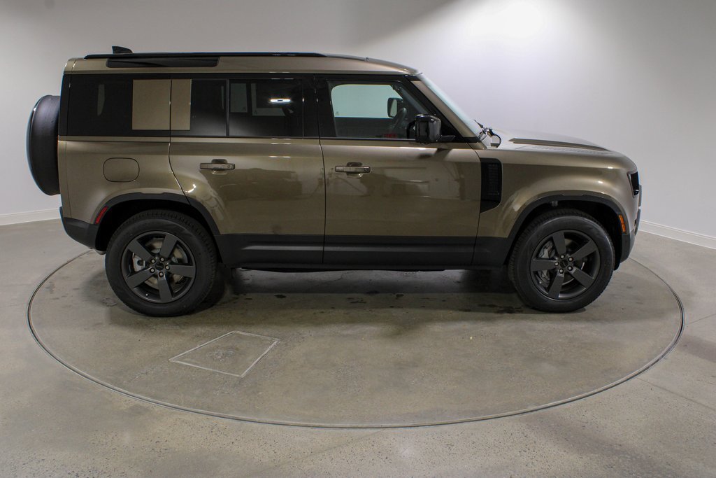Used 2026 Gondwana Stone Metallic Land Rover S image 6