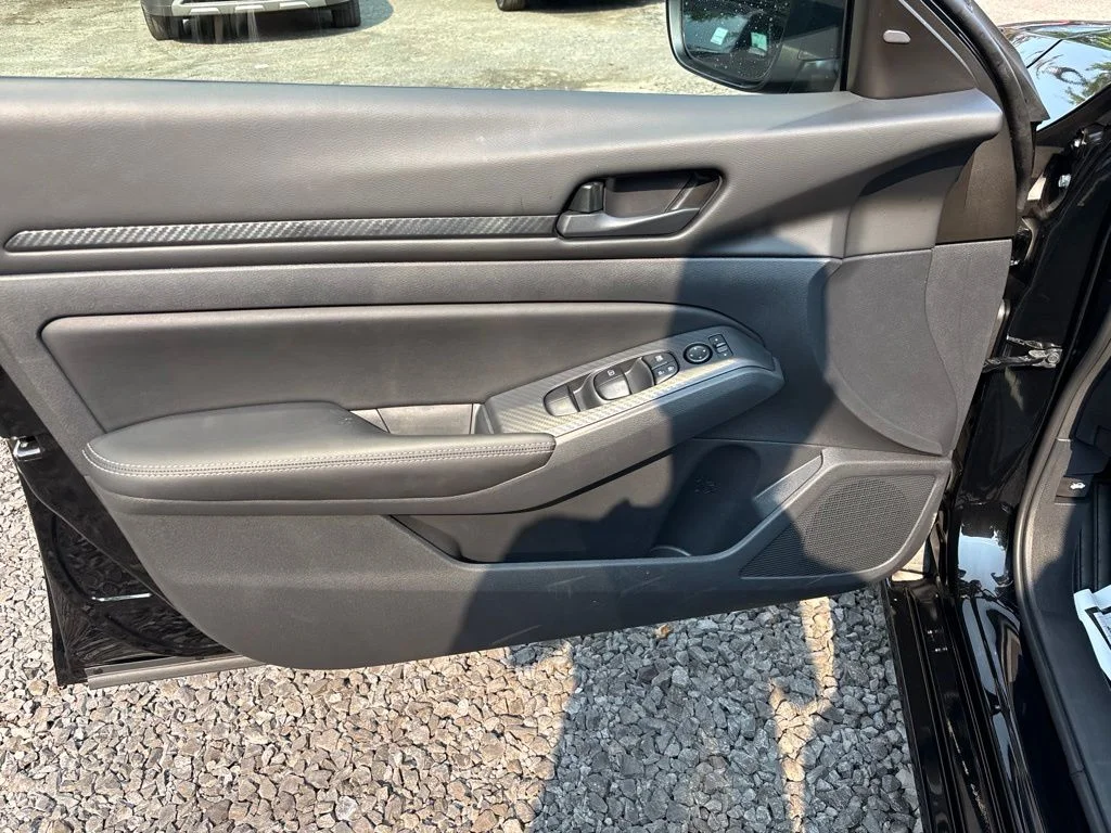 Used 2026 Black Nissan 2.5 SV image 18