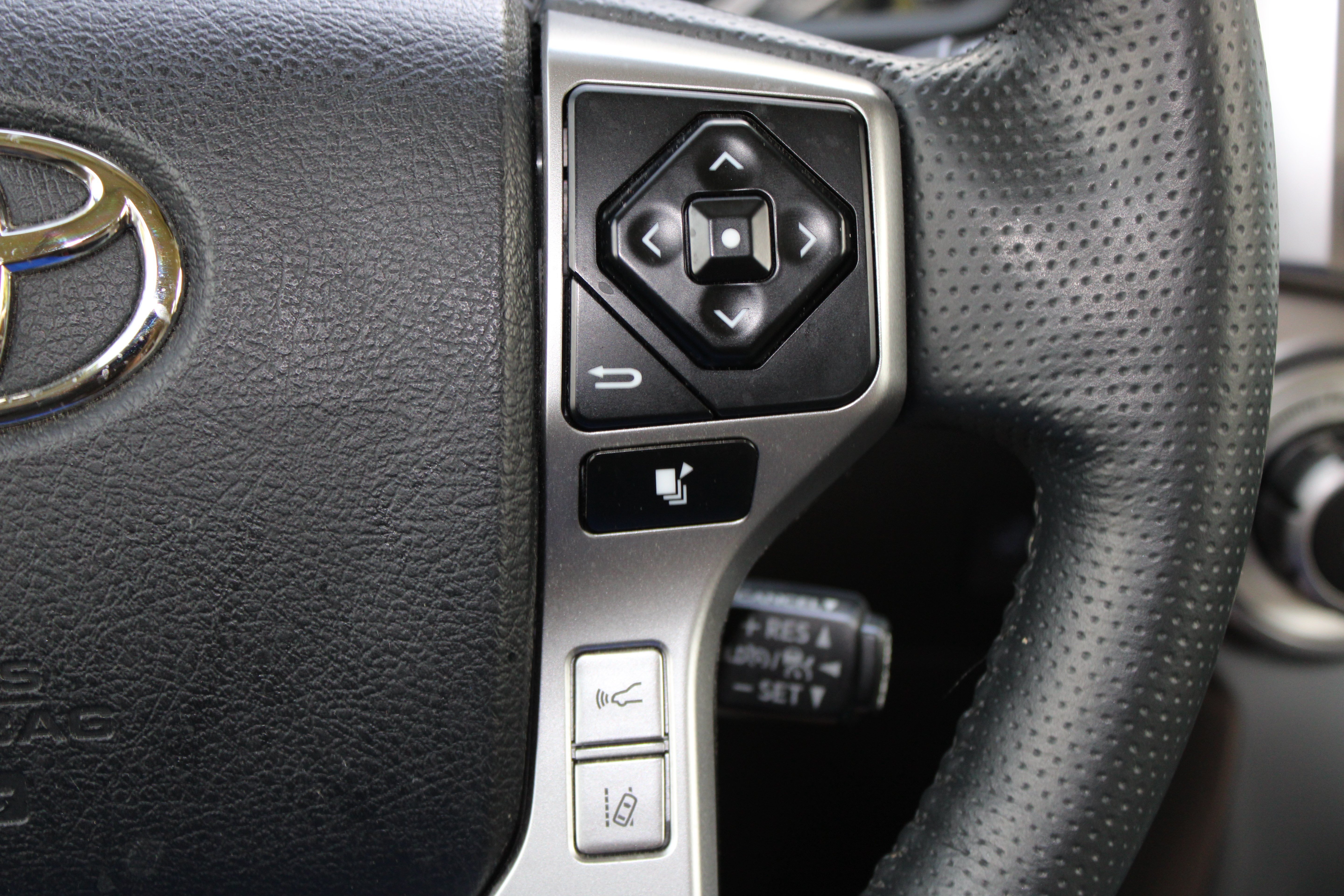 Used 2023 Blizzard Pearl Toyota Limited image 40