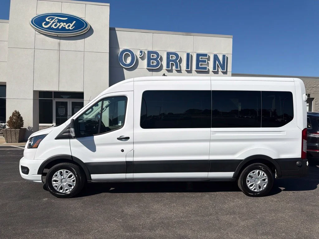 Used 2024 Oxford White Ford XLT image 2