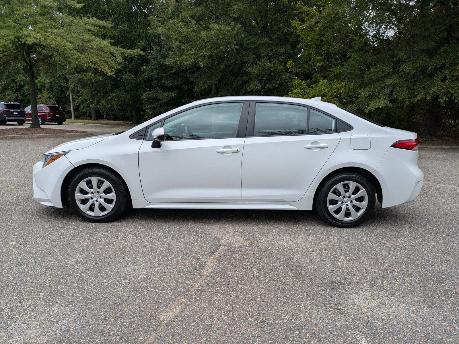 Used 2024  Toyota LE image 7