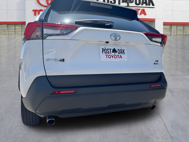2025 Toyota RAV4 LE - Photo 22