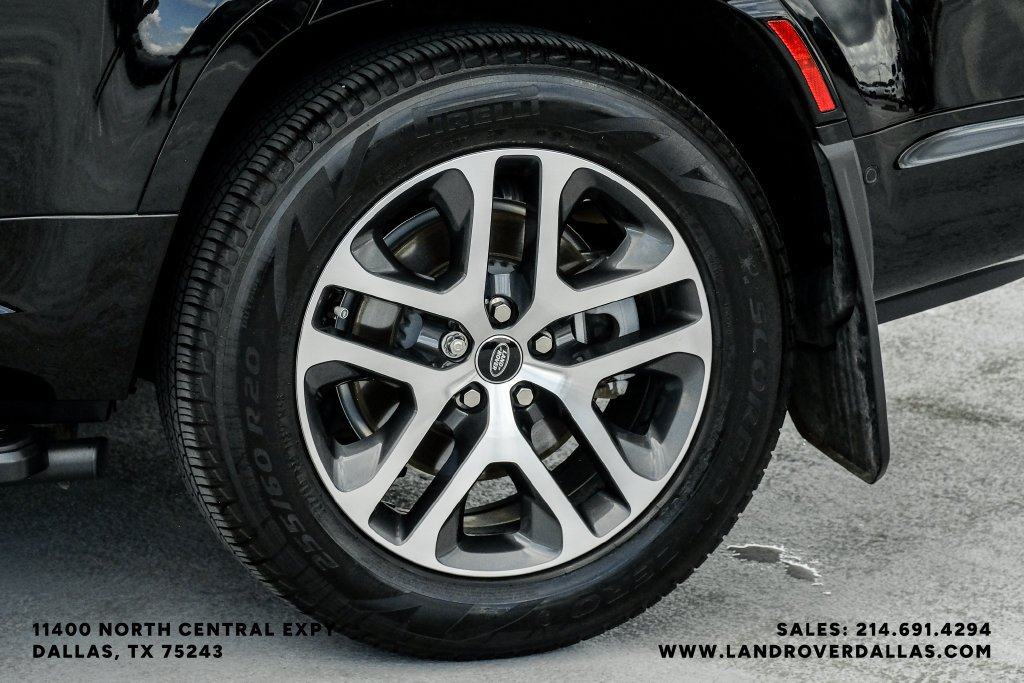 Used 2025 Black Land Rover X-Dynamic SE image 62