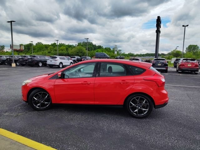 Used 2014 Red Ford SE image 4