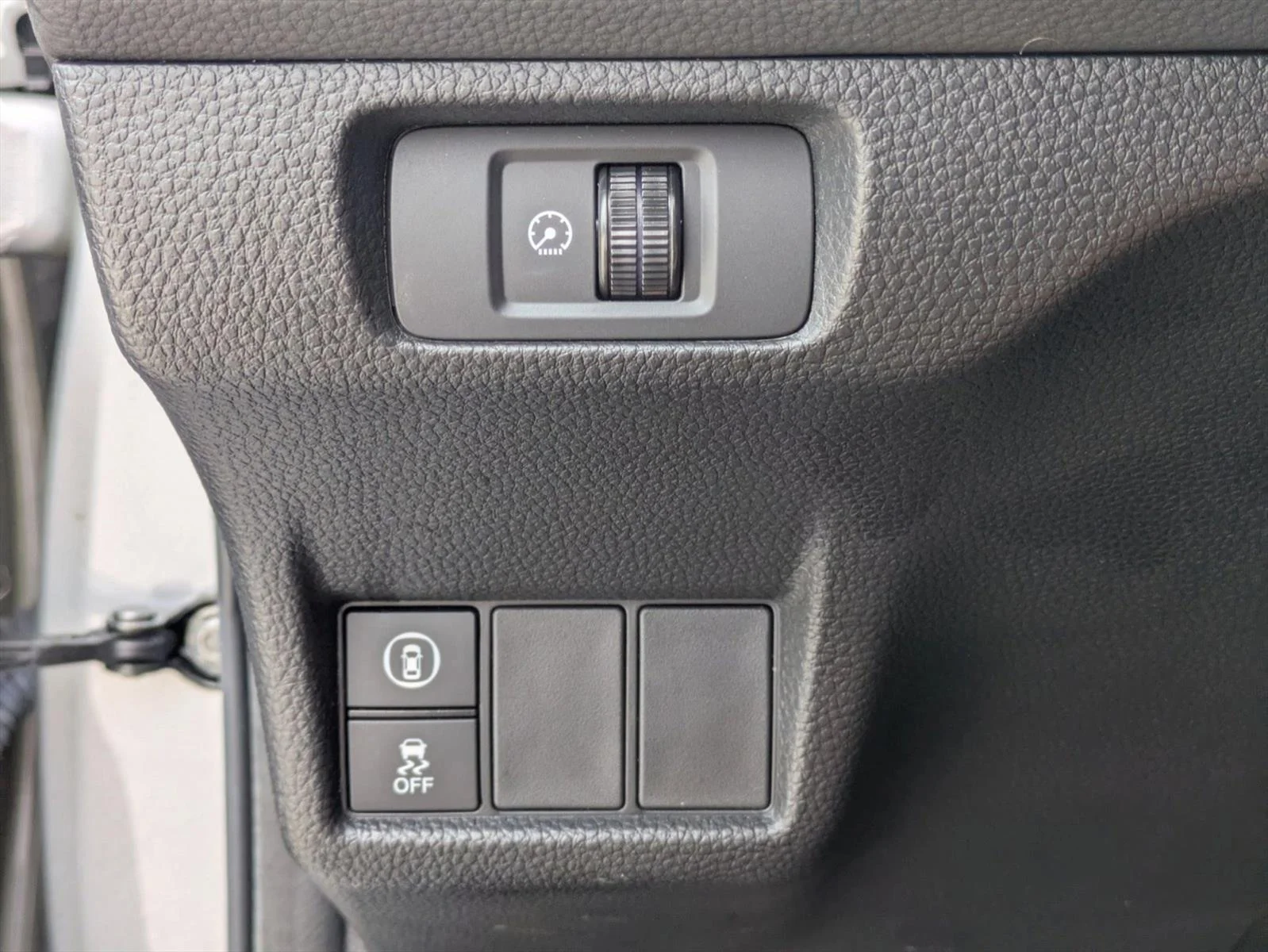 Used 2024 Lunar Silver Metallic Honda LX image 12