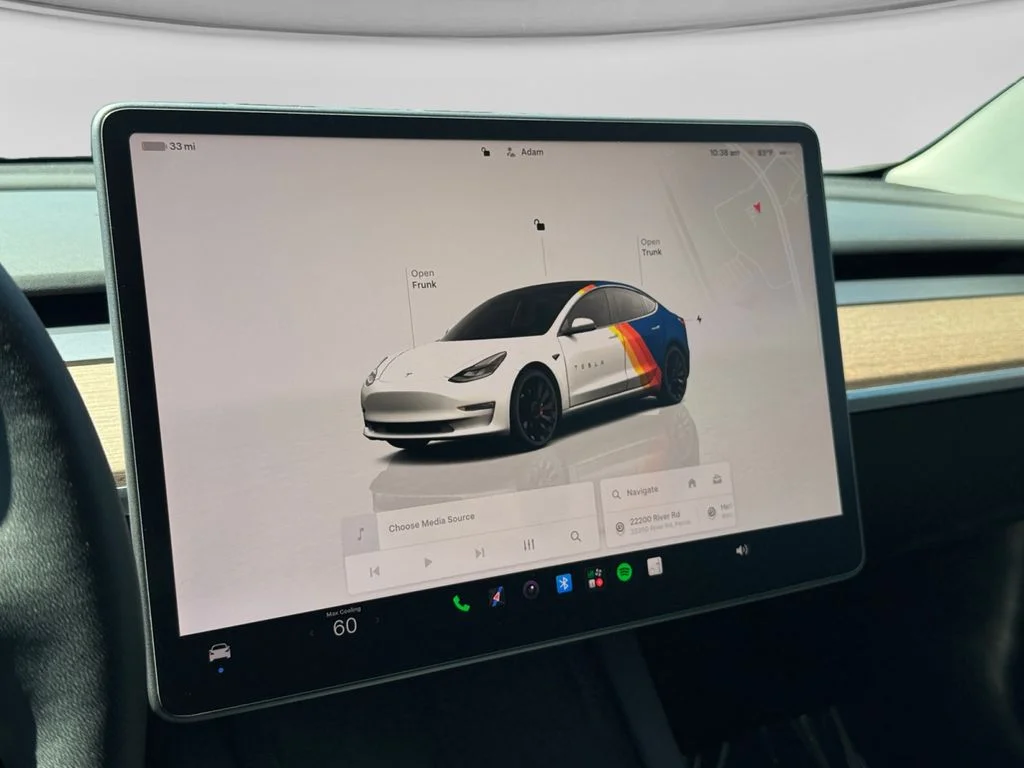 Used 2022  Tesla Performance image 13