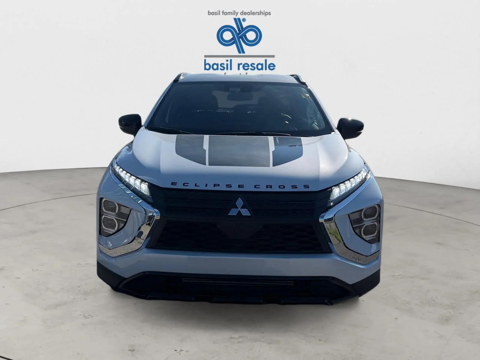 Used 2025 White Diamond Mitsubishi Black Edition image 9