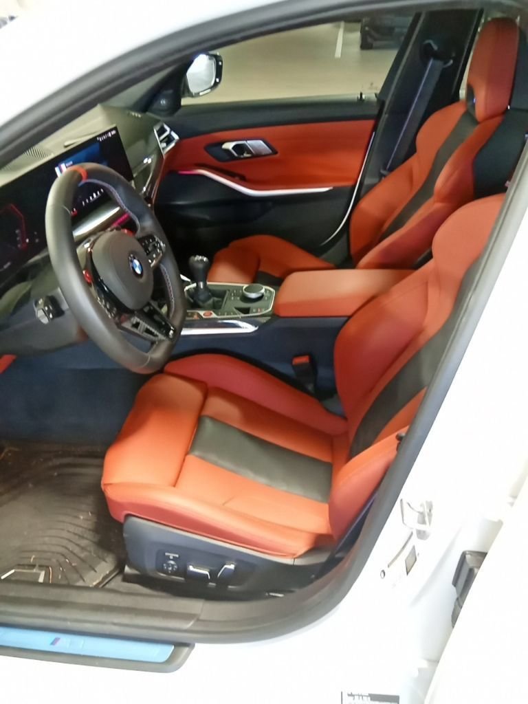 Used 2025 Frozen Brilliant White Metallic BMW  image 9