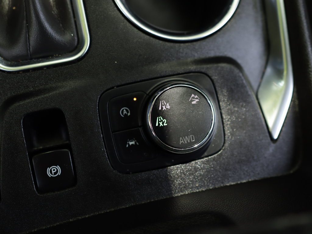 Used 2023 Mosaic Black Metallic Chevrolet LT Cloth image 19