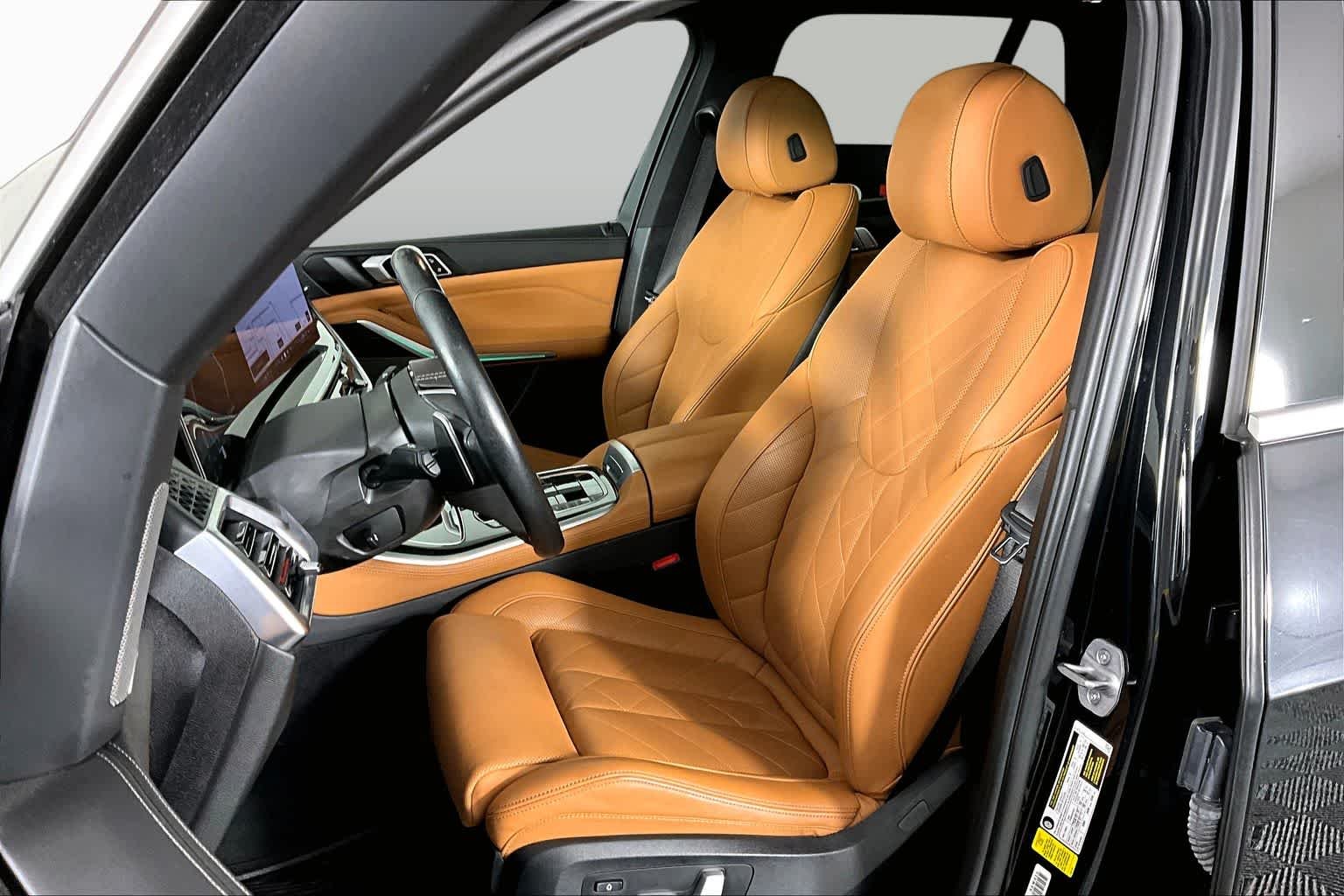Used 2024 Black Sapphire Metallic BMW sDrive40i image 8