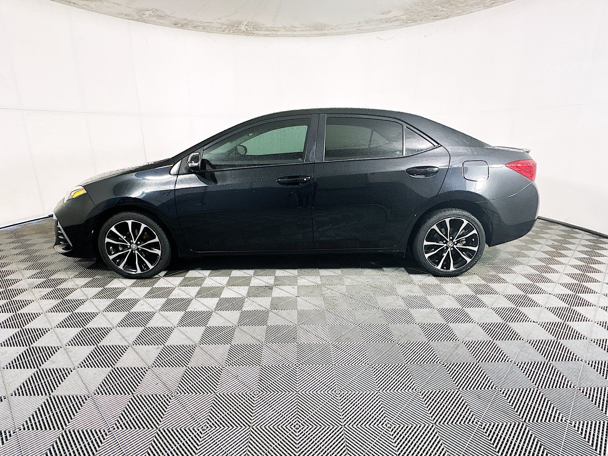 Used 2019 Black Sand Pearl Toyota SE image 6