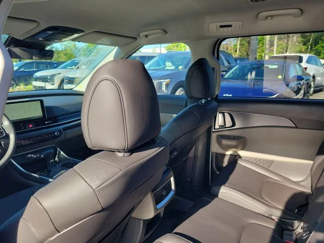 New 2026 Snow White Pearl Kia LXS image 25